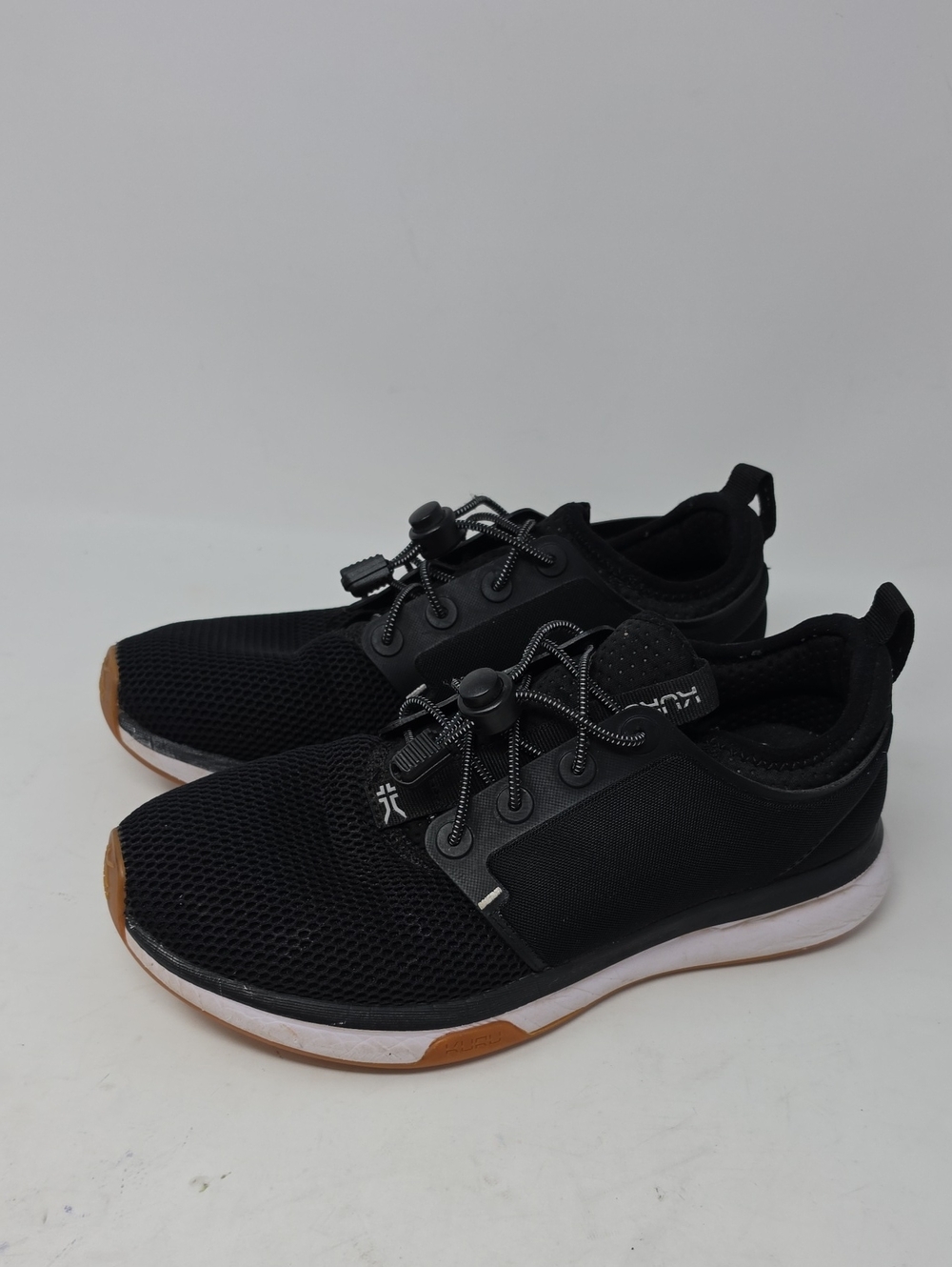 Kuru ATOM Sneakers Athletic Shoes Jet Black/White/Gum Women's Size 8 WIDE